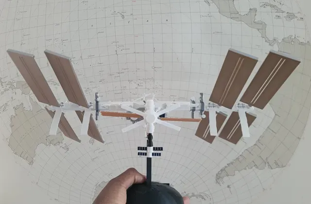 International Space Station ISS non-scale model — Фото 5 из 5