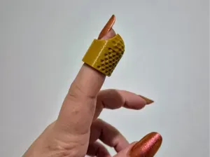 Thimble compatible with long nails