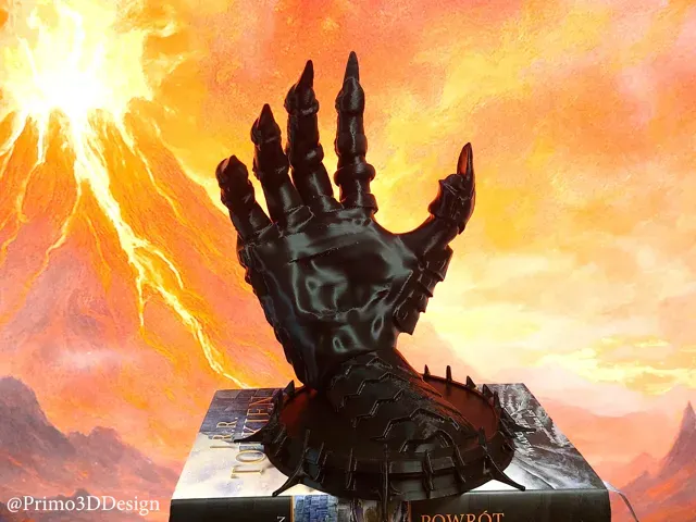 Sauron's Hand from Lord of the Rings Gamepad Stand — Фото 9 из 11