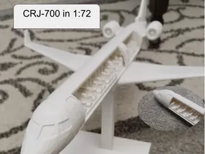 CRJ700 in 1:72 Scale with full interior