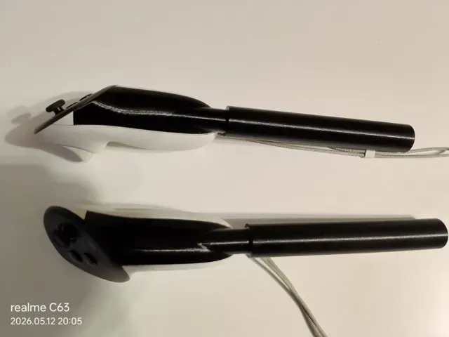 Meta Quest 2 & 3 Controller Grip Battery Cover Mod — Image 4 of 7