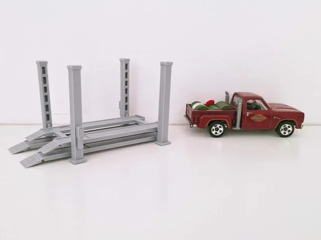 Adjustable height 4-post car lift in 1:64 scale — Фото 5 из 7
