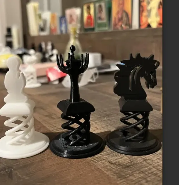 Queen Chess Piece — Фото 2 из 3
