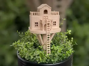 Baumhaus Waldhäuschen mit Leiter für Blumentopf