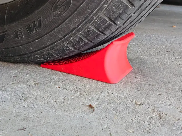 Wheel Chock with Hose Guide — Image 3 of 3