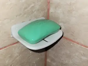 Adhesive Wall-Mounted Soap Dish with Drain Slot