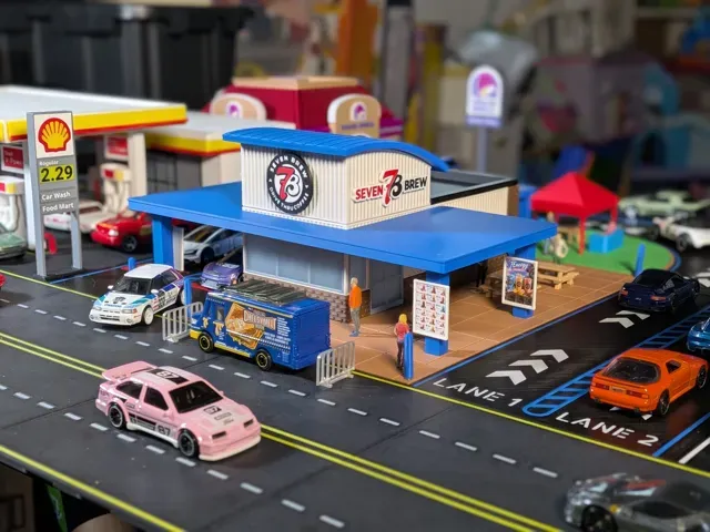 7B Coffee Drive-Thru - 1:64 Scale Diorama — Image 16 of 17