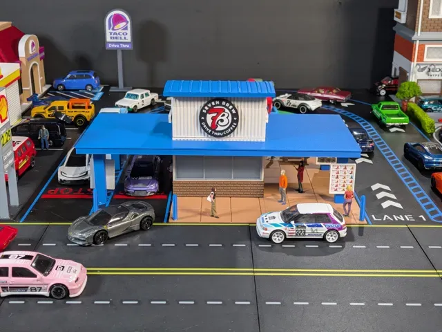 7B Coffee Drive-Thru - 1:64 Scale Diorama — Image 13 of 17