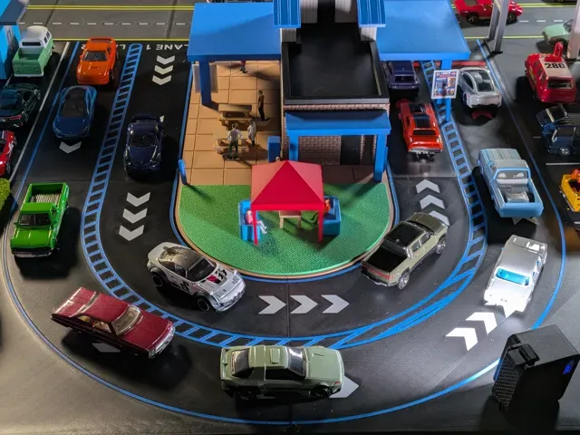 7B Coffee Drive-Thru - 1:64 Scale Diorama — Image 10 of 17