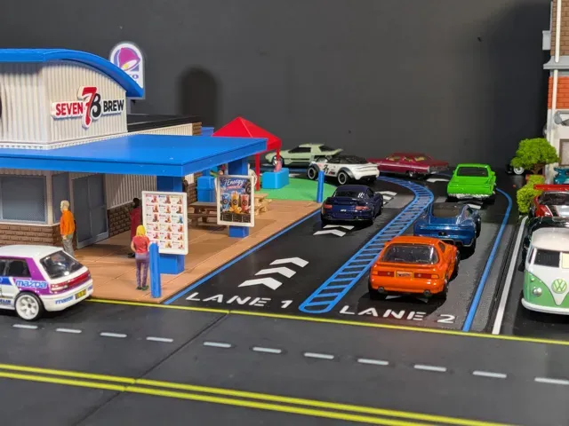 7B Coffee Drive-Thru - 1:64 Scale Diorama — Image 12 of 17