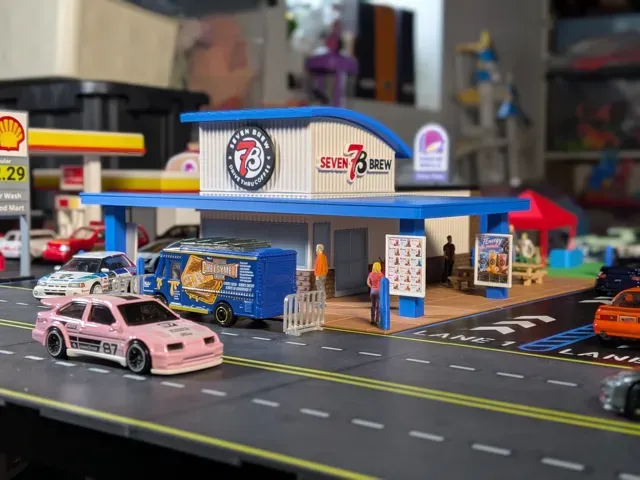 7B Coffee Drive-Thru - 1:64 Scale Diorama — Image 2 of 17