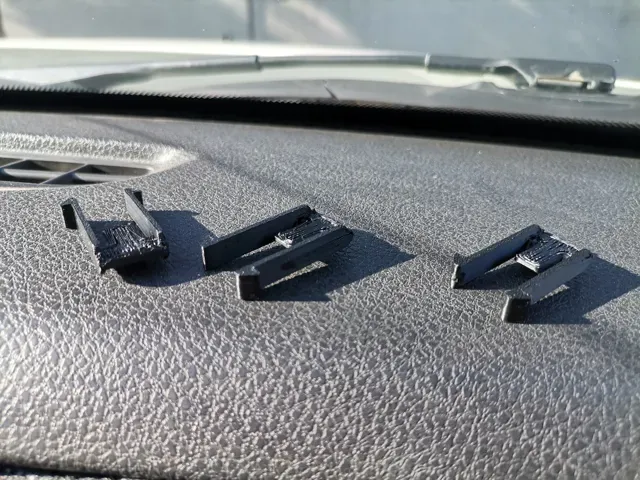 Magnetic phone mount Renault Duster 1st generation — Image 7 of 9