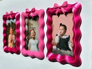Wavy Bow Photo Frame – Instax Mini Fridge Magnet