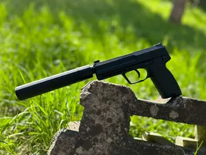 USP-S Silenced Pistol by Heckler and Koch TOYGUN