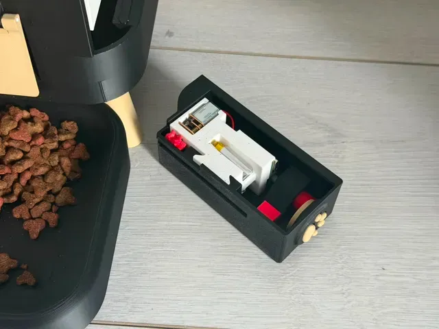 Purrfect Cat Feeder - food dispenser — Image 4 of 7