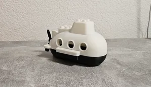 Submarine compatible with "DUPLO"