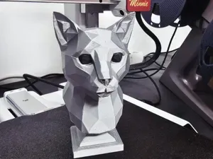 Low Poly Katze – Moderne Büste