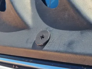 Toyota Louvre Screw