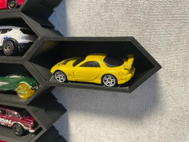 Modular Hex Tilted 1/64 Car Display Shelf — Фото 2 из 5