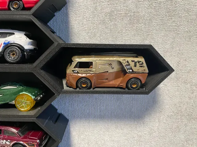 Modular Hex Tilted 1/64 Car Display Shelf — Фото 3 из 5