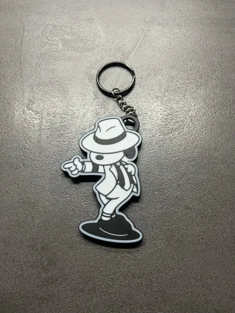 adorable Snoopy -Michael Jackson keychain — Image 3 of 5