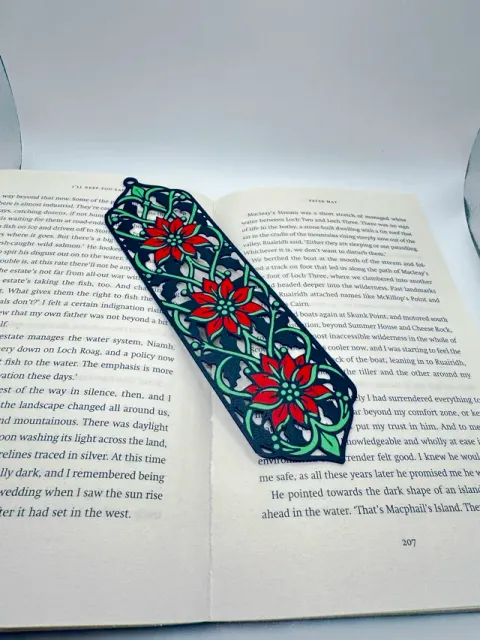 Christmas Poinsettia and Holly Openwork Bookmark — Image 8 of 9