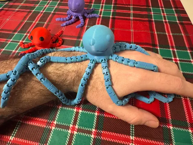 Happy Little Flexi Octopus "As Long As You Want" — Image 8 of 15