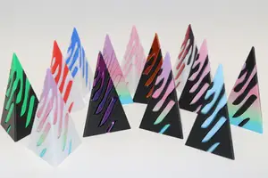 Impossible Passthrough Triangle Spinner