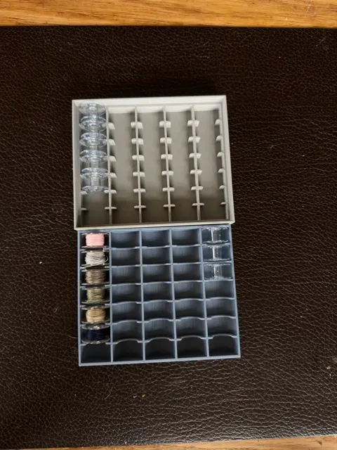 Bobbin storage for sewing machines — Image 10 of 14