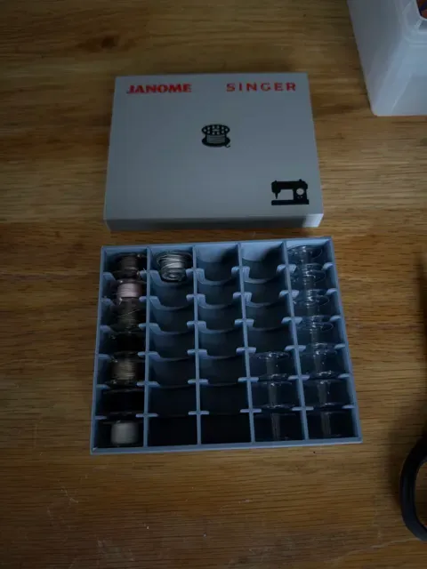 Bobbin storage for sewing machines — Image 2 of 14