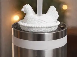 Hen on Nest Straw Topper