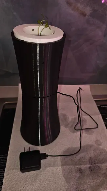 HydroVase - Leak-Free Self-Watering Planter — Image 16 of 16