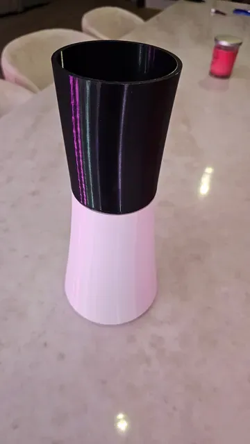 HydroVase - Leak-Free Self-Watering Planter — Image 8 of 16