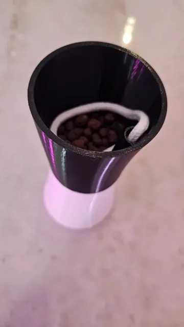 HydroVase - Leak-Free Self-Watering Planter — Image 9 of 16