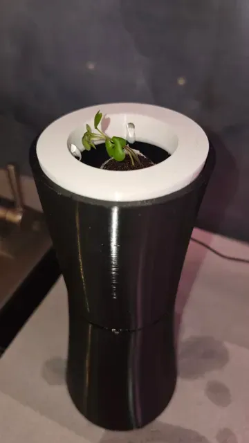 HydroVase - Leak-Free Self-Watering Planter — Image 14 of 16