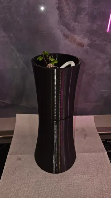 HydroVase - Leak-Free Self-Watering Planter — Image 13 of 16