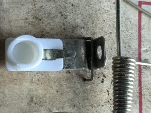 Bait / food holder for rat traps and mouse traps