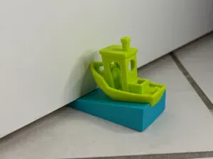 Benchy Türstopper