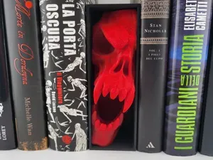 Skull Book Nook Horror booknook Screaming