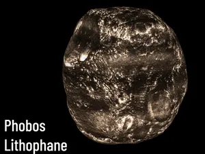 Phobos Lithophane Lamp
