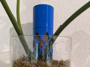 Modular Moss Pole with Water Reservoir – Snap-Fit