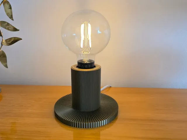 Modern Lamp Base – Clean & Ridged Version - E27