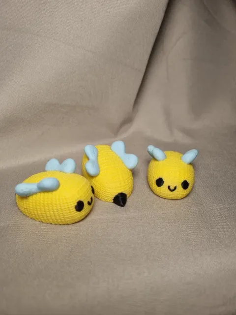 Cute knitted Bee (keychain) — Фото 3 из 3