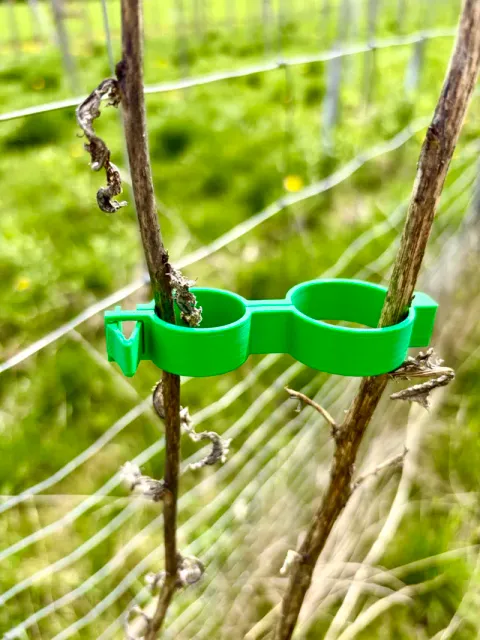 SnapFit Plant Support Clips for Garden Stakes — Image 2 of 4