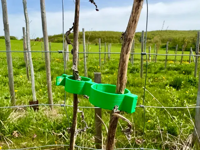SnapFit Plant Support Clips for Garden Stakes — Image 4 of 4