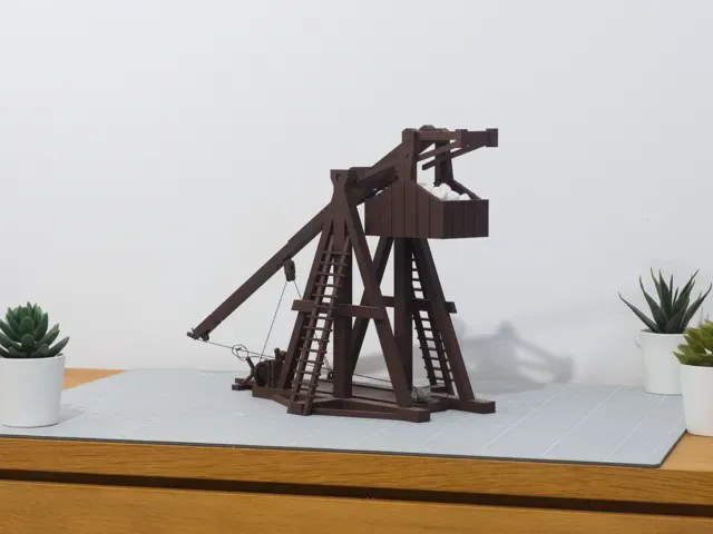 Functional Counterweight Trebuchet Toy — Фото 3 из 9