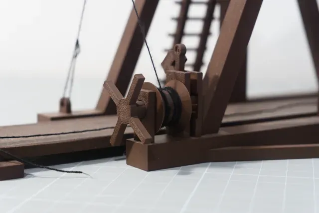 Functional Counterweight Trebuchet Toy — Фото 8 из 9