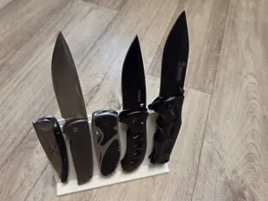 Folding Knife Display Stand – For 3 to 5 Knives