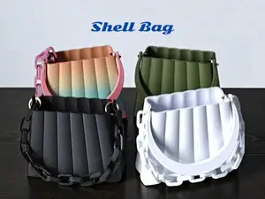 Borsa Shell con Manico e Catena