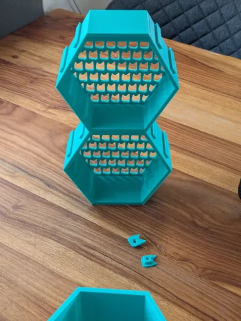Hexagon Tonie Shelf: Modular & Magnetic System — Image 3 of 10